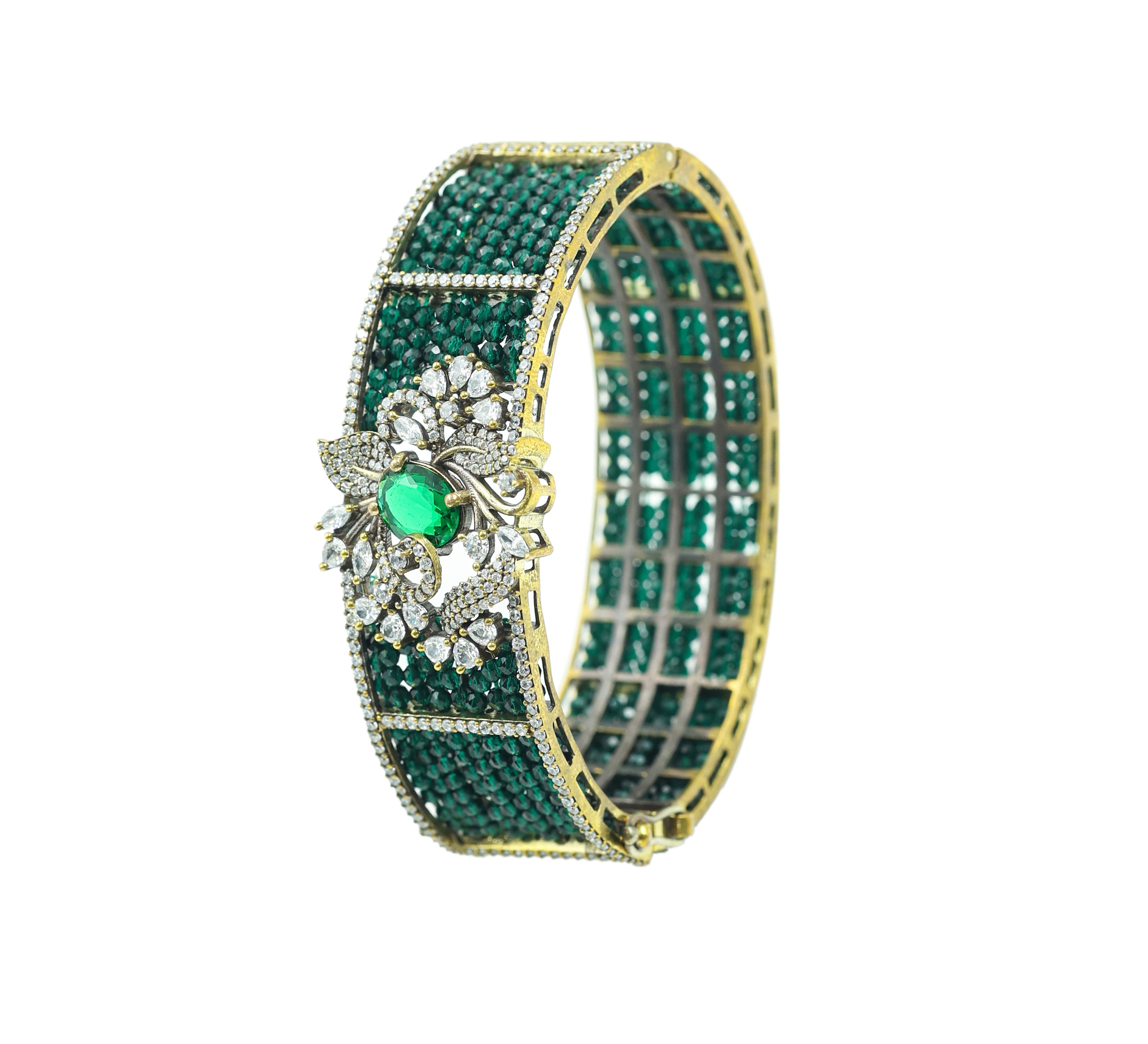 Classic Victorian Openable Bracelet with Hydro Beads