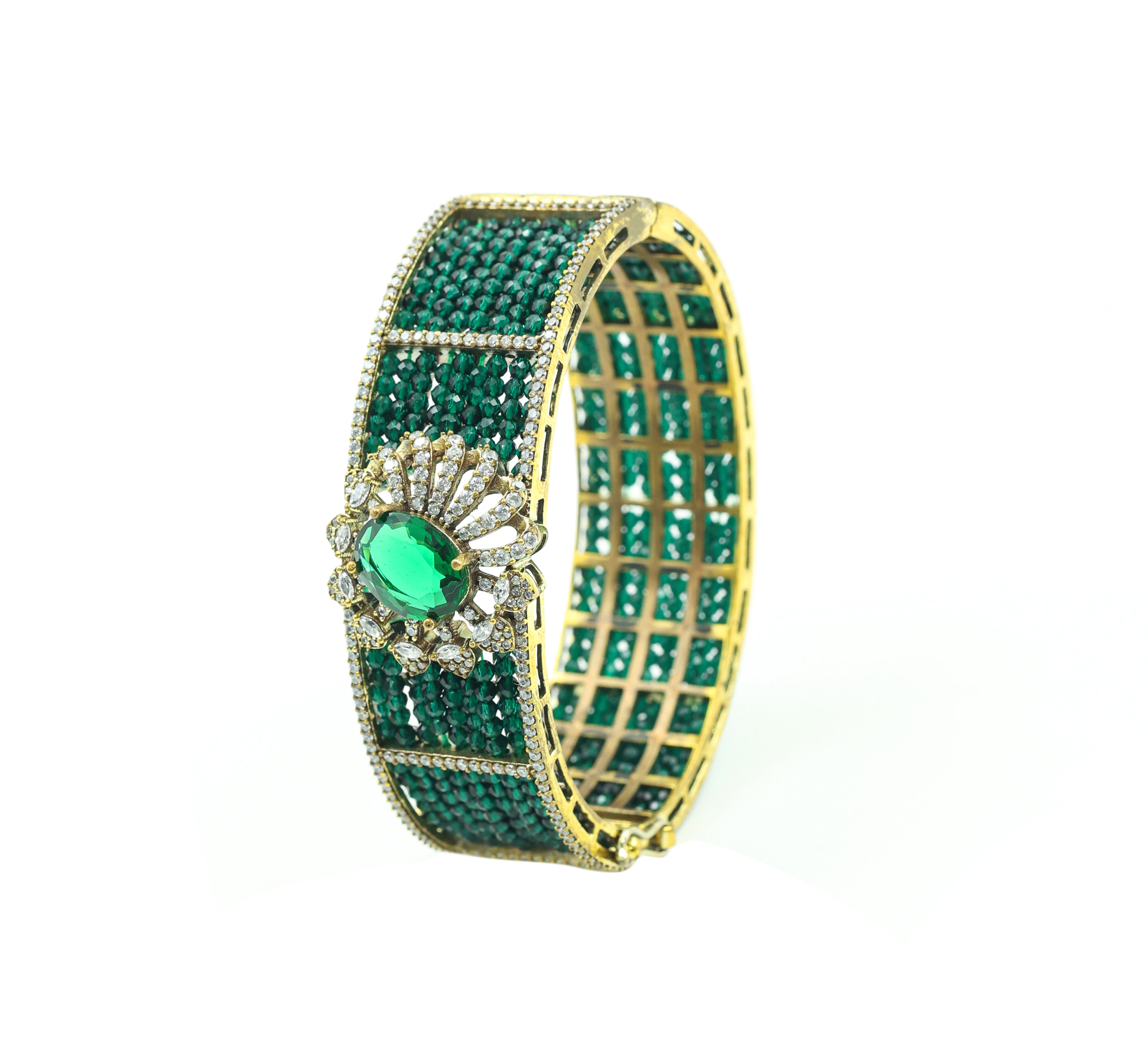 Elegant Victorian Hydro Bead Adjustable Bracelet