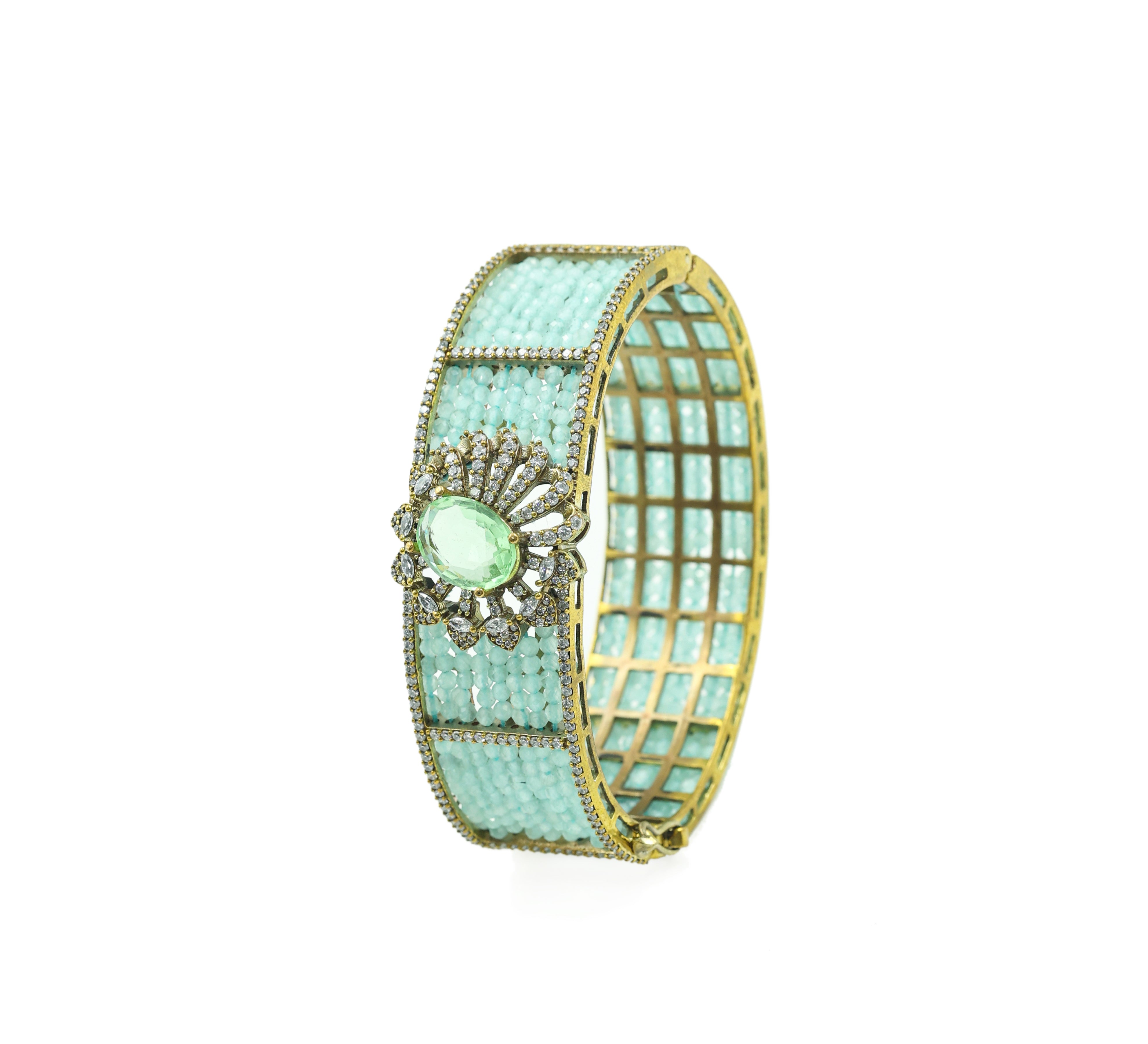 Elegant Victorian Hydro Bead Adjustable Bracelet