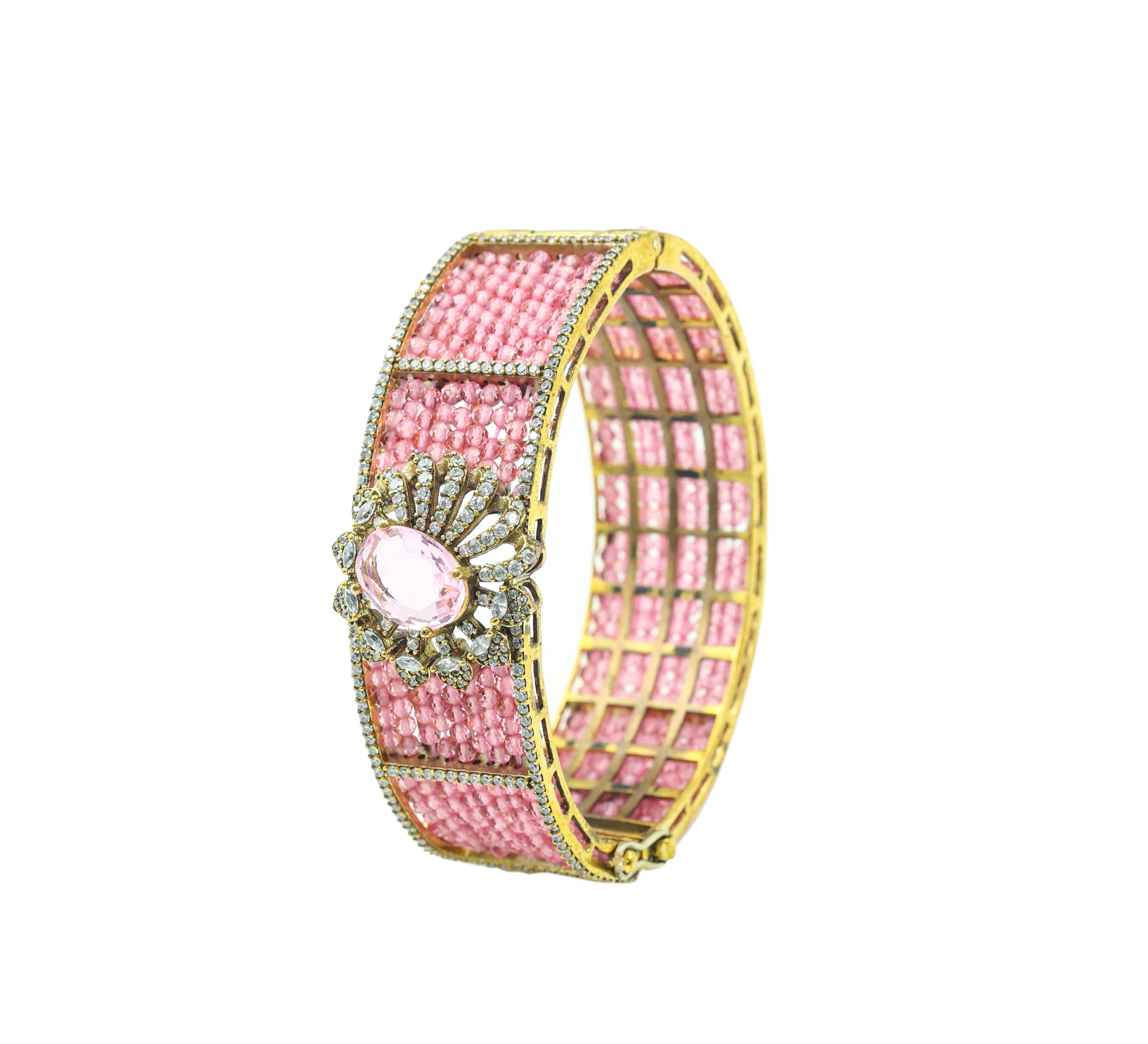 Elegant Victorian Hydro Bead Adjustable Bracelet