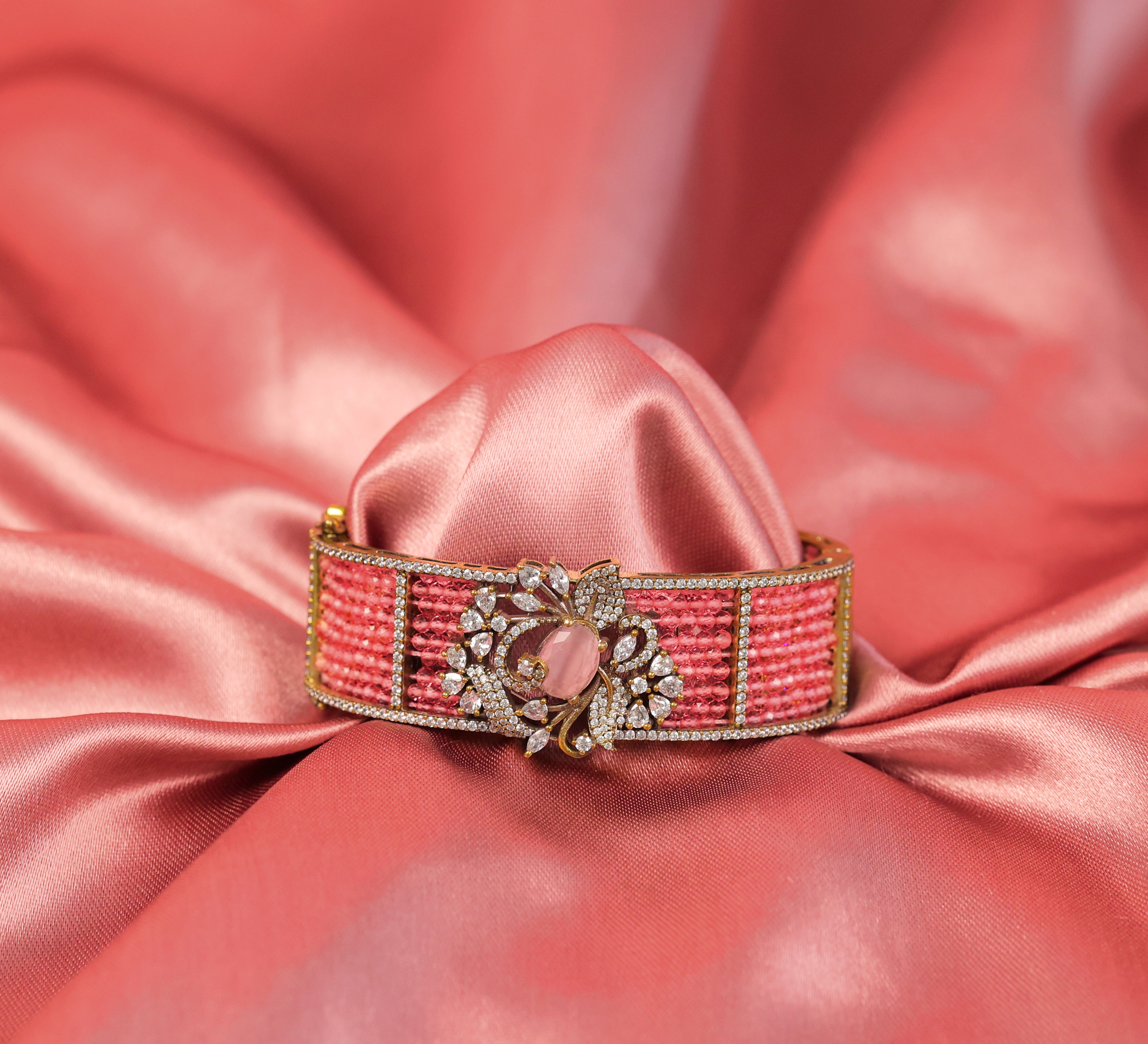 Classic Victorian Openable Bracelet with Hydro Beads