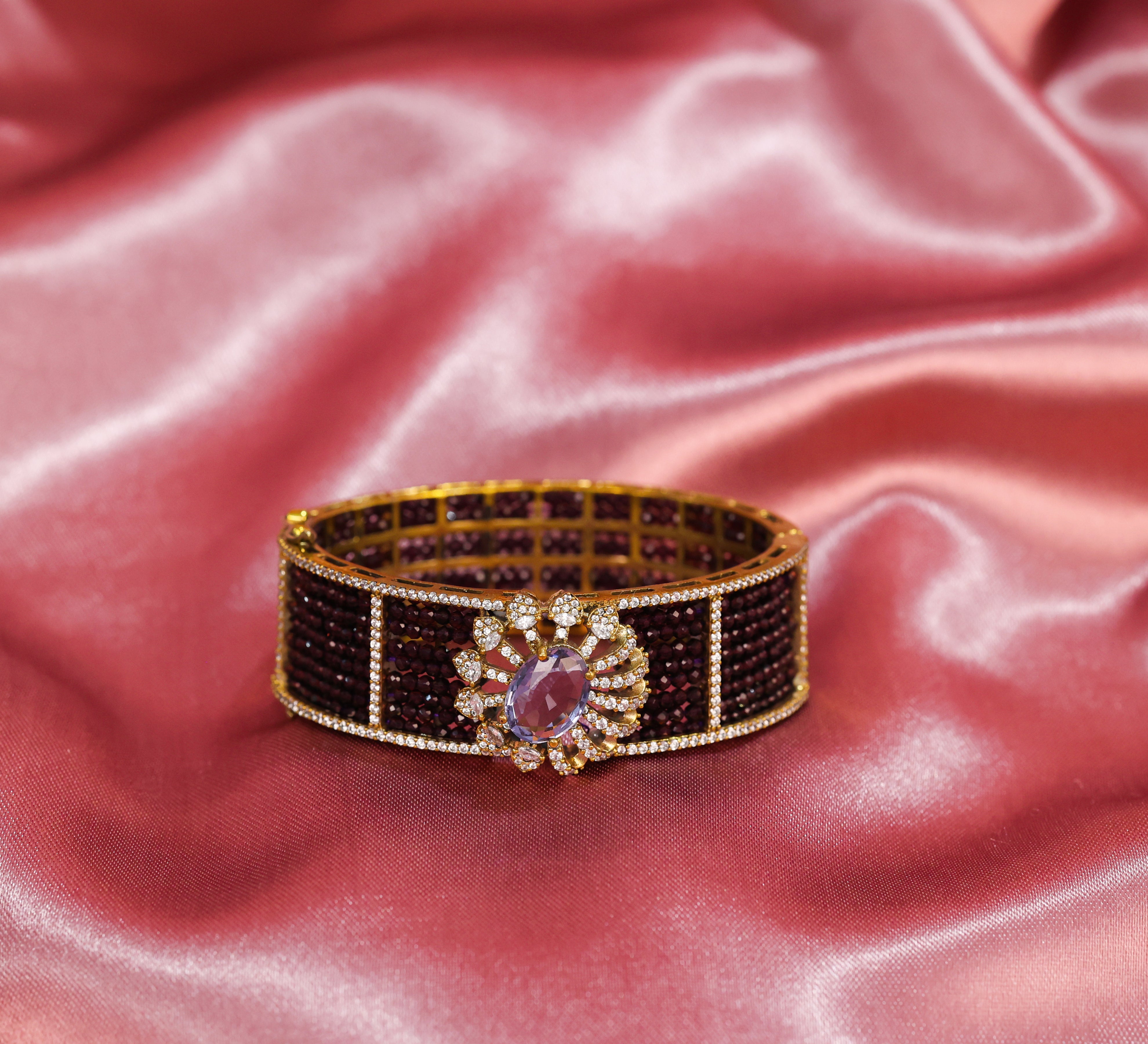 Elegant Victorian Hydro Bead Adjustable Bracelet