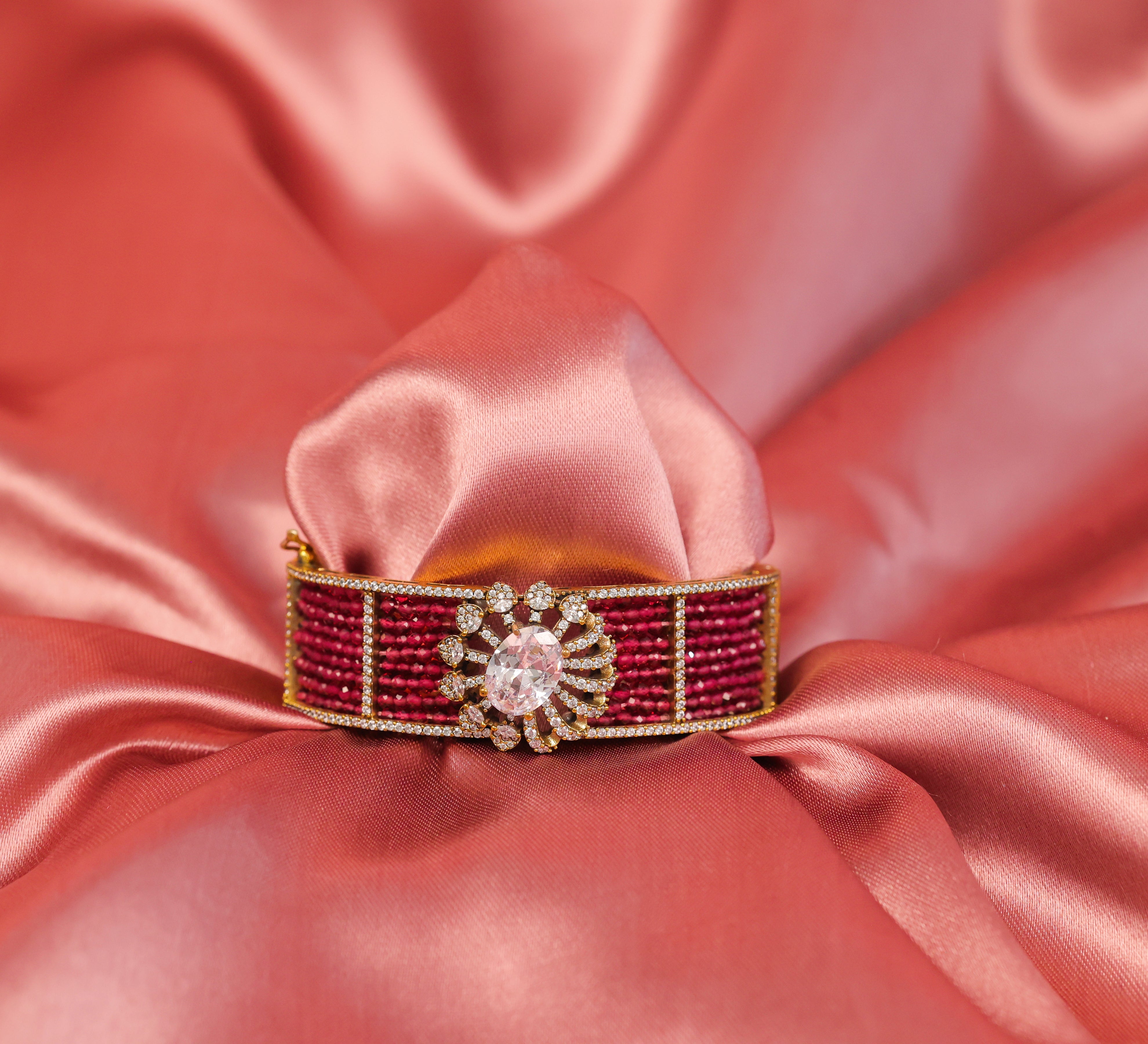 Elegant Victorian Hydro Bead Adjustable Bracelet