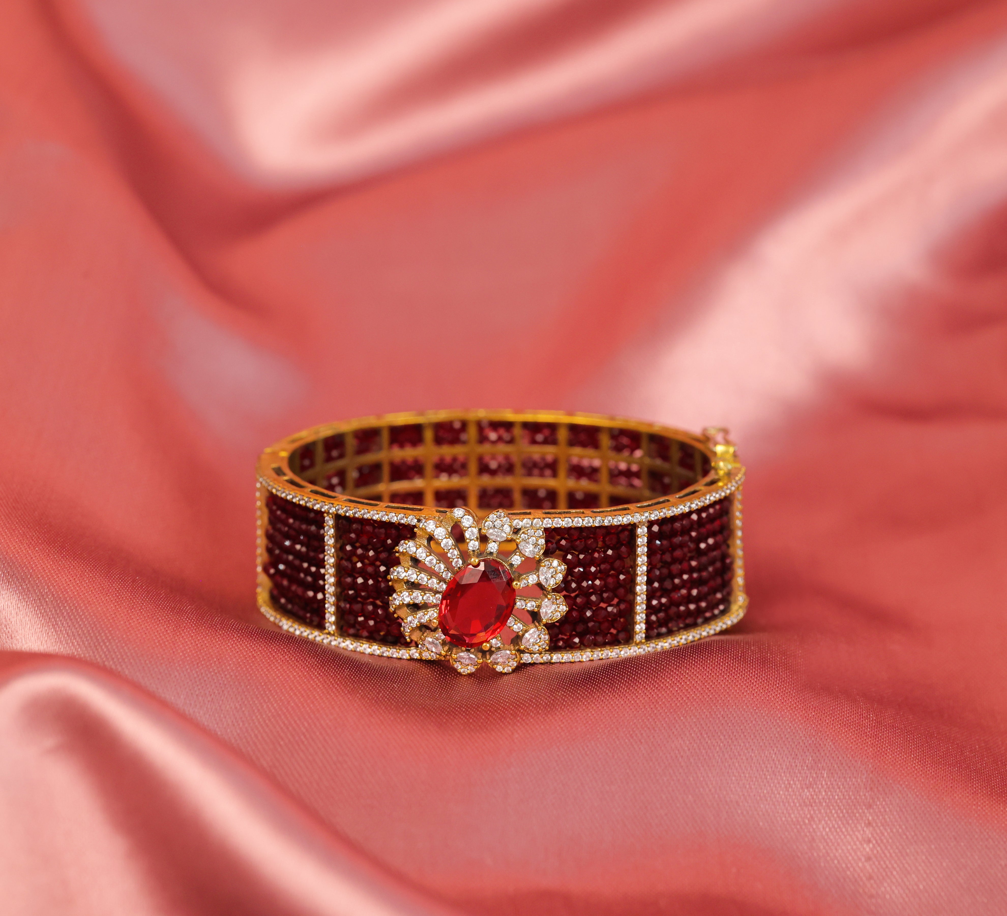 Elegant Victorian Hydro Bead Adjustable Bracelet